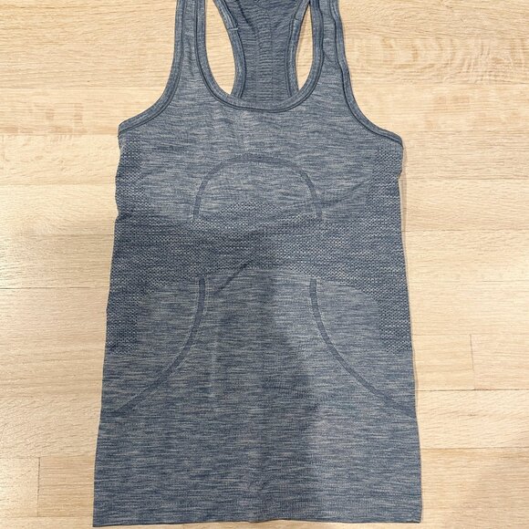 Lululemon Tank Top; size Small, but no tag Blue "denim" color - Picture 10 of 15